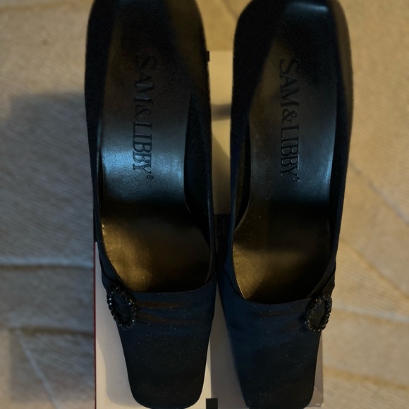 Black Heels - Picture 2 of 3